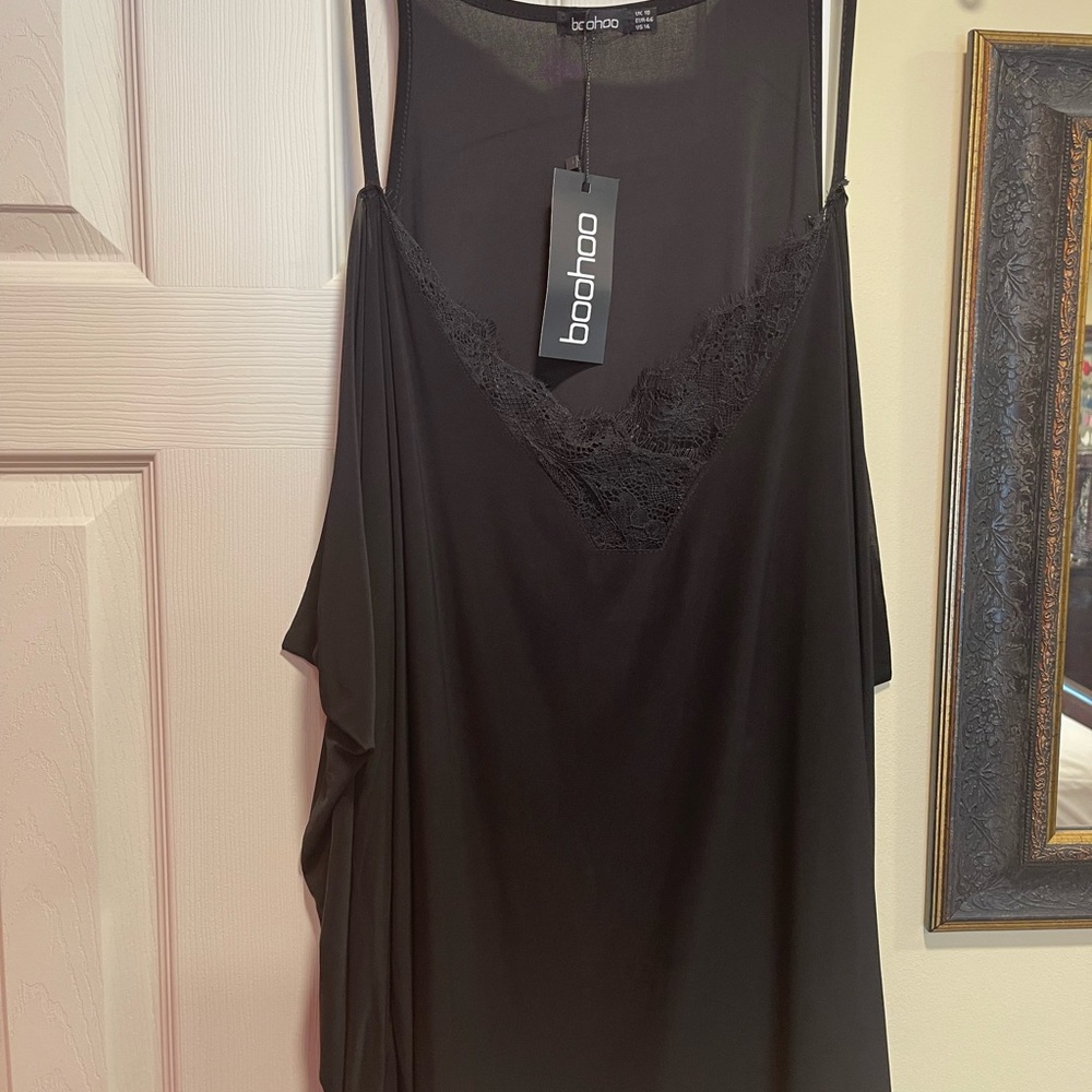 Boohoo off shoulder flowy black top Womens 14